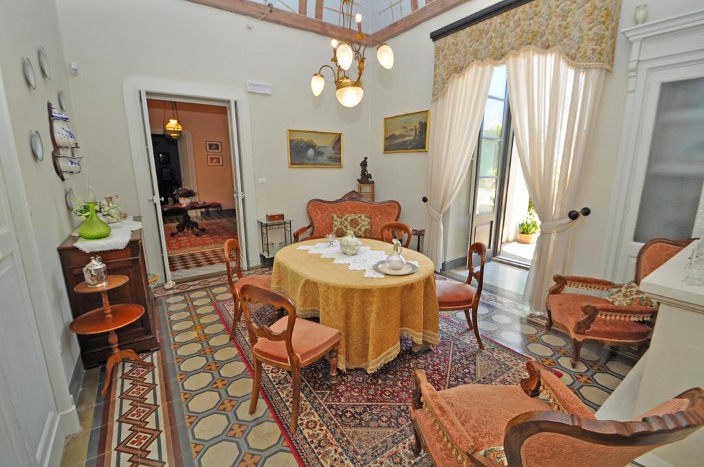 Melissano Palazzo De Donatis B&B المظهر الخارجي الصورة